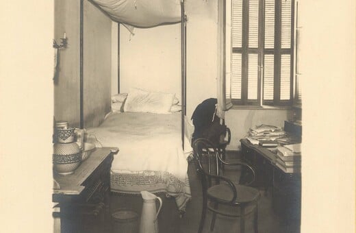Μια εικόνα από το υπνοδωμάτιο του Καβάφη και άλλα δύο μοναδικά τεκμήρια από την ψηφιακή συλλογή του Αρχείου Καβάφη