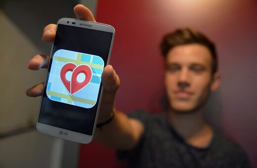 Ο 18χρονος Βαλεντίνος Τζέκας έφτιαξε μια εφαρμογή για να φέρει τους ανθρώπους της ψηφιακής εποχής κοντά