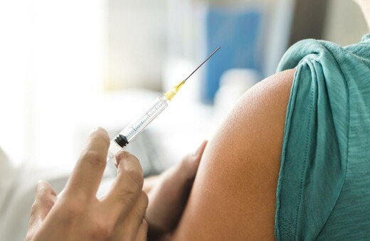 Παγκόσμιο ορόσημο:Οι εμβολιασμοί ξεπέρασαν σε αριθμό τα επιβεβαιωμένα κρούσματα Covid-19 στη Γη