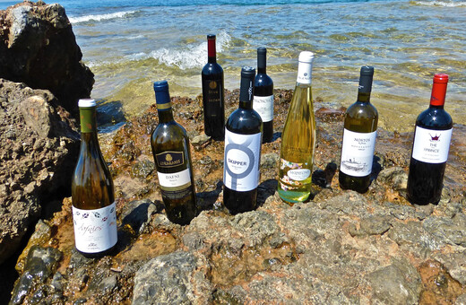 Αυτά είναι τα απίστευτα κρασιά που παράγουν τα ελληνικά νησιά