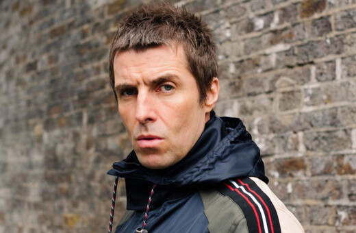 Ο Liam Gallagher σολάρει και οι Βρετανοί τον στέλνουν ξανά στην κορυφή των charts