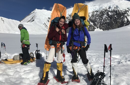 Για πρώτη φορά δύο Ελληνίδες πάτησαν την υψηλότερη κορυφή στην Αλάσκα