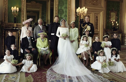 Το πού ακριβώς κάθισαν όλοι στα επίσημα πορτρέτα του βασιλικού γάμου δεν ήταν καθόλου τυχαίο