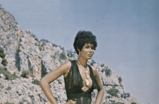 Ajita Wilson: Η μαύρη τρανς ηθοποιός των ελληνικών ερωτικών ταινιών των ’70s και ’80s