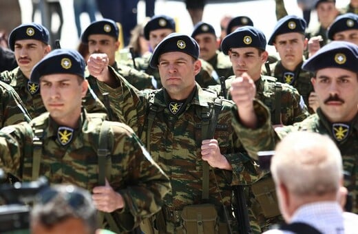 Αιχμές Πλεύρη κατά της ηγεσίας του στρατού για την παρέλαση Κασσελάκη