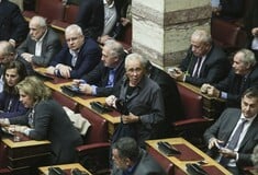 «Χάος» στην Επιτροπή Θεσμών της Βουλής όταν η κυβέρνηση ζήτησε αναβολή της συζήτησης για τον Καμμένο