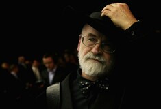 Πέθανε ο Terry Pratchett
