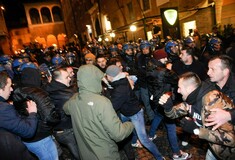 Ιταλία: Συγκρούσεις ακροδεξιών με την αστυνομία μετά τη ρατσιστική επίθεση στη Ματσεράτα