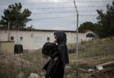Ο ΟΗΕ καταγγέλλει βία και σεξουαλική παρενόχληση στα ελληνικά κέντρα υποδοχής- «Ανώνυμες βιωματικές εμπειρίες», απαντά η κυβέρνηση
