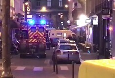 Επίθεση με μαχαίρι στο κέντρο του Παρισιού- Νεκρός ο δράστης και ένας πολίτης, τουλάχιστον 4 τραυματίες (upd)