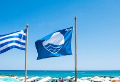Τι απαντά η Ζάκυνθος για τις Γαλάζιες Σημαίες που ξηλώθηκαν απ' όλο το νησί