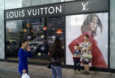 H LVMH ανακοίνωσε την εξαγορά της Christian Dior έναντι 6 δισεκατομμυρίων ευρώ