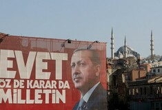 Νέα έκκληση Ερντογάν για υποστήριξη στο «παρά πέντε» του δημοψηφίσματος