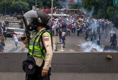 Βενεζουέλα: Ξανά στους δρόμους η αντιπολίτευση - Ο Μαδούρο ζητά βοήθεια από τον Πάπα