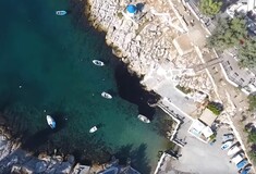 Drone καταγράφει συγκλονιστικές εικόνες από τις «μαύρες» παραλίες της Αττικής