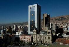 Για fake news κατηγόρησε ο ΣΥΡΙΖΑ τη ΝΔ με αφορμή κυβερνητικό κτίριο στη Βολιβία