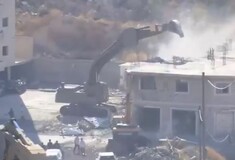Το Ισραήλ κατεδαφίζει σπίτια Παλαιστίνιων κοντά στη Δυτική Όχθη