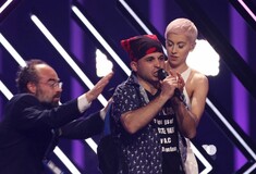 Eurovision: Ποιος είναι ο άντρας που όρμηξε στη σκηνή - O διαδηλωτής κρατείται και οι αρχές ξεκίνησαν έρευνα