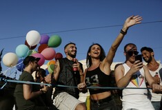 Η Αθήνα φώναξε «Παρούσα» δυνατά και με πάθος - Χιλιάδες άνθρωποι στο Pride της αγάπης, της ισότητας και της ελευθερίας