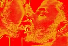 Chemsex parties: Ομαδικό γκέι σεξ με χρήση ναρκωτικών στην Αθήνα