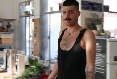 Ο πρωταγωνιστής του πρώτου ελληνικού gay art porn μιλά στον φακό του LIFO.gr
