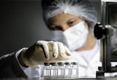 Και η Γαλλία περιορίζει τη χορήγηση του εμβολίου της AstraZeneca στους κάτω των 65 ετών