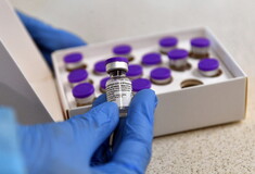 Η ΕΕ εξασφάλισε επιπλέον 300 εκατ. δόσεις του εμβολίου της Pfizer