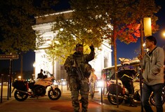Παρίσι: Το Ισλαμικό Κράτος ανέλαβε την ευθύνη για την επίθεση - 1 νεκρός και 2 τραυματίες αστυνομικοί