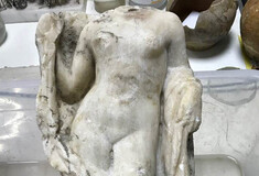 Εντυπωσιακό εύρημα στο μετρό Θεσσαλονίκης: Εντοπίστηκε ακέφαλο άγαλμα της Αφροδίτης
