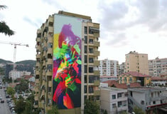 H UrbanAct και η VIZart έδωσαν χρώμα στα Τίρανα: Τεράστιες τοιχογραφίες στο κέντρο της πόλης