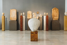 Τα μνημειώδη κεραμικά του Theaster Gates στο Μουσείο Μπενάκη