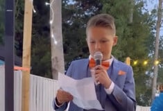 12χρονος σε ομιλία γάμου της μητέρας του