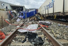 Αποκλειστικές φωτογραφίες από το σιδηροδρομικό δυστύχημα στα Τέμπη