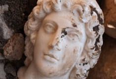Ανακαλύφθηκε άθικτη προτομή του Μεγάλου Αλεξάνδρου