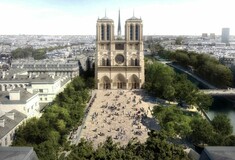 Αποκαλύφθηκε το κωδωνοστάσιο της Νοτρ Νταμ στο Παρίσι