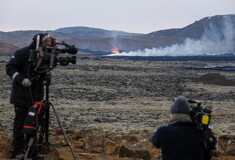Ισλανδία: Νέα έκρηξη του ηφαιστείου της χερσονήσου Ρέικιανες- Live εικόνα