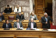 Πρόταση δυσπιστίας: Συνεχίζεται στη Βουλή η «μάχη» για Τέμπη και κράτος δικαίου 