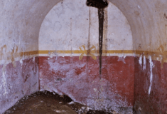Νέα αρχαιολογικά ευρήματα στις Αιγές: Βρέθηκε μακεδονικός τάφος με χρυσό στεφάνι μυρτιάς και πλούσια διακόσμηση 