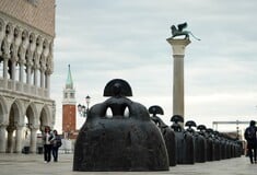 Γλυπτά εμπνευσμένα από τον Βελάσκεθ προκαλούν οργή στη Βενετία