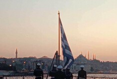 Σάλος στην Τουρκία από την ελληνική σημαία πάνω στη φρεγάτα «Θεμιστοκλής» στον Βοσπορο