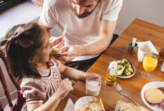 Οι λάθος τρόποι των γονιών για την ισορροπημένη διατροφή των παιδιών τους