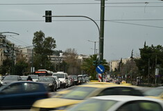 Κίνηση στους δρόμους: Στο «κόκκινο» ο Κηφισός - Πού σημειώνονται καθυστερήσεις