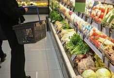 Μειώσεις τιμών σε βασικά φρούτα και λαχανικά - Αυξήσεις μόνο σε 10 προϊόντα