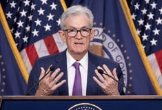 Fed: Αμετάβλητα τα επιτόκια, σε υψηλά 20 ετών 