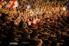 Γεωργία: Χιλιάδες στους δρόμους για το «ρωσικής έμπνευσης» νομοσχέδιο περί ξένων πρακτόρων