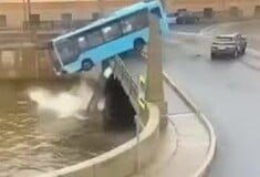 Αγία Πετρούπολη: Λεωφορείο έπεσε στον ποταμό - Επτά νεκροί