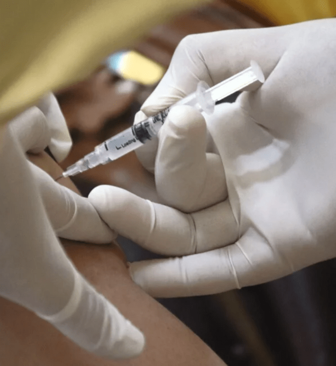 Κορωνοϊός: Ο Ιατρικός Σύλλογος διαφωνεί με τους εμβολιασμούς σε φαρμακεία