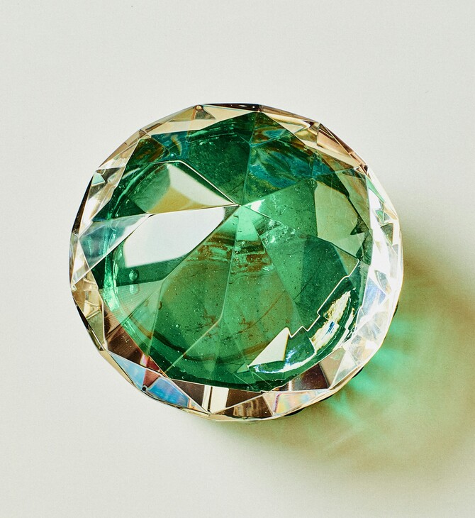 Τα πιο εντυπωσιακά διαμάντια, ζαφείρια και σμαράγδια συγκεντρώθηκαν σε μια έκθεση