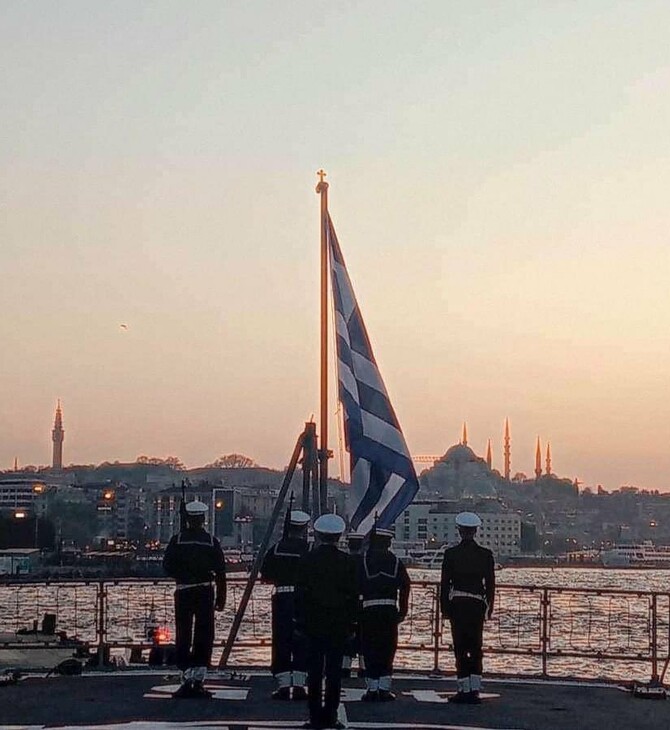 Σάλος στην Τουρκία από την ελληνική σημαία πάνω στη φρεγάτα «Θεμιστοκλής» στον Βοσπορο