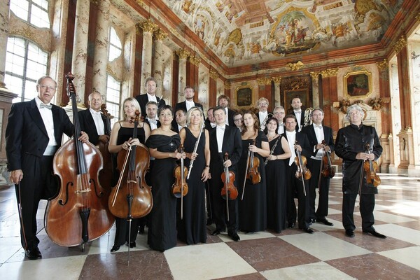 Johann Strauss Ensemble, Βιεννέζικα βαλς στη χριστουγεννιάτικη Αθήνα